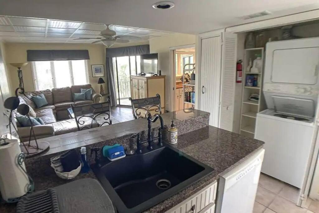 Port O' Call C302 - Iop Island Retreat! Treetop Oceanview! Isle of Palms Exterior photo